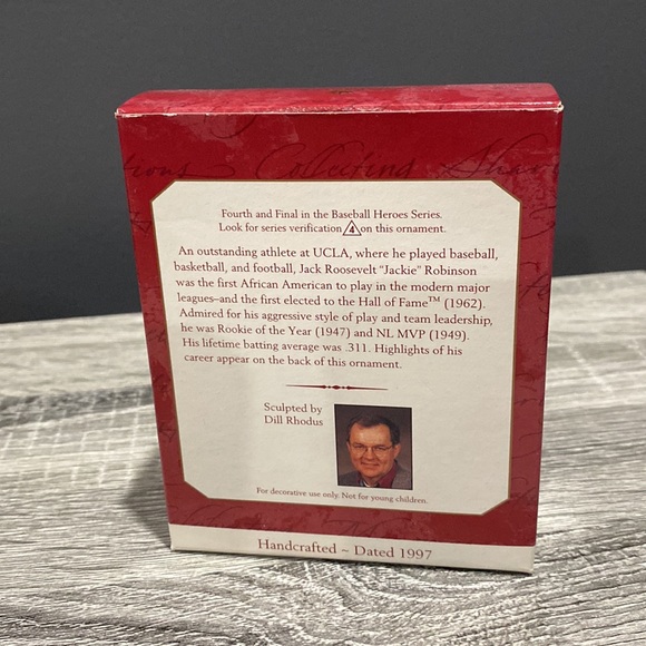 Hallmark | Baseball Heroes: Jackie Robinson (1997) - Keepsake Ornament - Picture 3 of 11